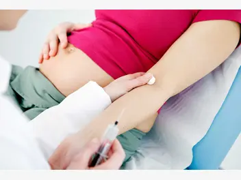 Ilustracja artykułu crp w ciąży - co to jest, badanie, wynik, norma, przyczyny, objawy