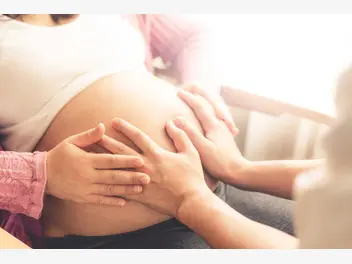 Ilustracja artykułu babcine sposoby na zajście w ciążę - czy warto ich spróbować?