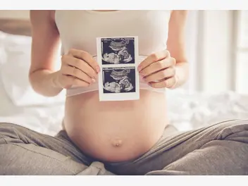 Ilustracja artykułu ciąża donoszona - od którego tygodnia? położna wyjaśnia