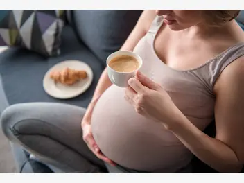 Ilustracja artykułu kawa w ciąży - czy w ciąży można ją bezpiecznie pić?