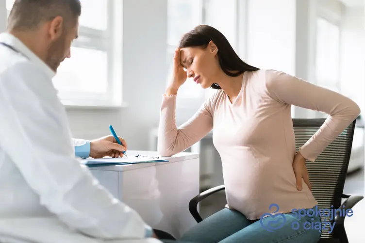 Kobieta w zaawansowanej ciąży podczas wizyty u lekarza, a także półpasiec w ciąży i sposoby leczenia tej choroby wirusowej