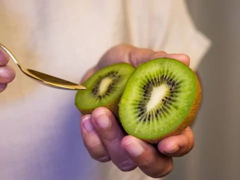 Kiwi – korzyści dla ciężarnej