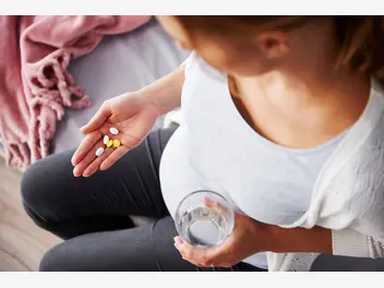 Ilustracja artykułu witaminy w ciąży - które i kiedy suplementować? położna wyjaśnia