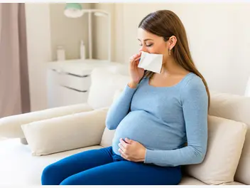 Ilustracja artykułu co na przeziębienie w ciąży? położna wskazuje, jakie leki stosować