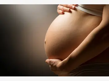 Ilustracja artykułu dziwny kształt brzucha w ciąży - od czego zależy? położna wyjaśnia
