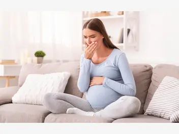 Ilustracja artykułu kaszel w ciąży - położna radzi co stosować i jak się leczyć