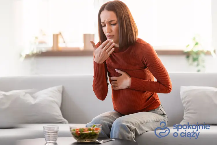 Kobieta w ciąży z dolegliwościami brzucha, a także zatrucie pokarmowe w ciąży