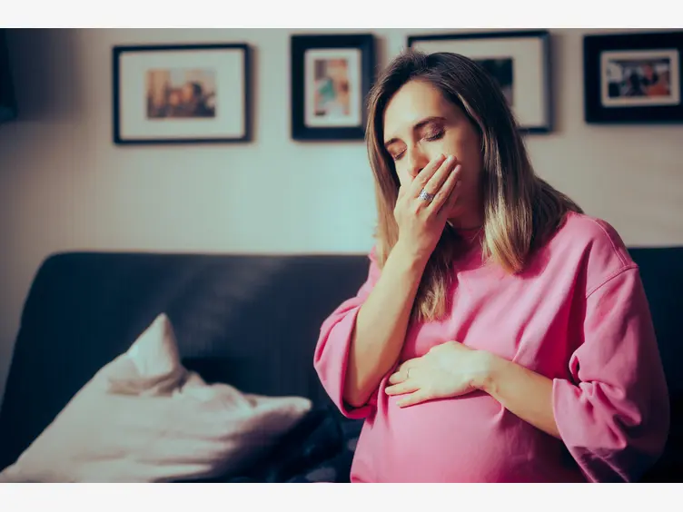 Ilustracja artykułu czkawka w ciąży – położna wyjaśnia przyczyny czkawki u dziecka