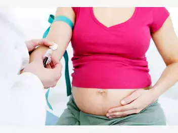 Ilustracja artykułu badania krwi w ciąży - kiedy i dlaczego - położna wyjaśnia