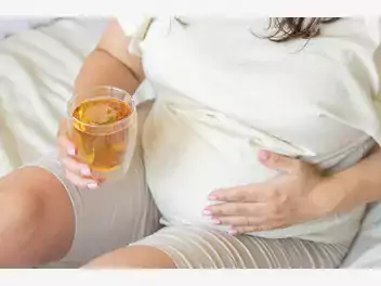 Ilustracja artykułu czy w ciąży można pić piwo bezalkoholowe - położna wyjaśnia