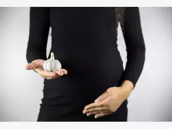 Ilustracja artykułu czosnek w ciąży: czy i ile można jeść? położna wyjaśnia