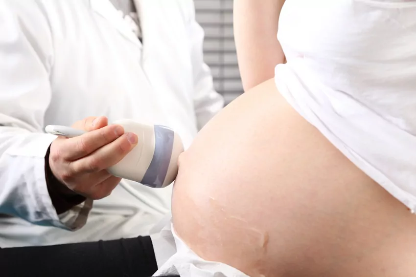 Wybierając osobę prowadzącą ciążę, zwróć uwagę nie tylko na jej doświadczenie Lekarz ciąża