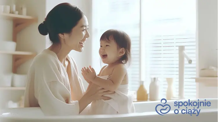 Azjatycka mama z dzieckiem. Czy z czasem w Korei Południowej będzie ich więcej?