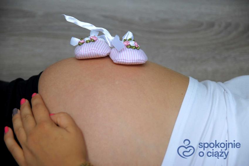 Brzuszek ciążowy, a także kształt brzucha w ciąży oraz fakty i mity na jego temat