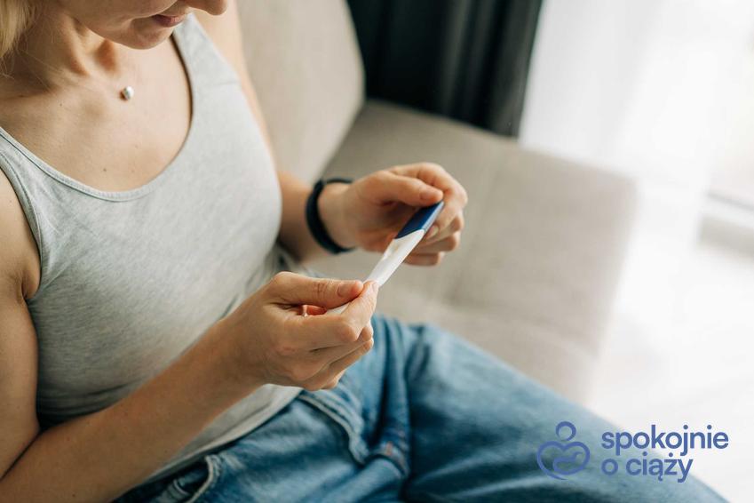 Wykonanie testu ciążowego, a także 1 miesiąc ciąży i objawy, przebieg i najważniejsze informacje
