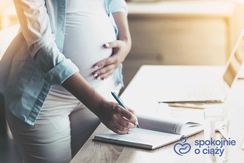 Kobieta w ciąży w czasie pracy, a także umowa na zastępstwo a ciąża oraz zasiłek macierzyński