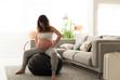 Jakie ćwiczenia na piłce w ciąży warto wykonywać? Wyjaśniamy