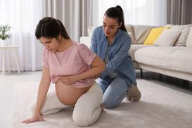 Jakie są pierwsze oznaki porodu? Położna wyjaśnia