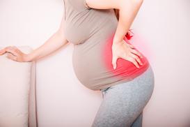 Rwa kulszowa w ciąży – położna radzi, jak sobie z nią radzić