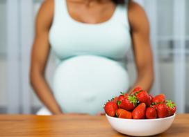 Truskawki w ciąży - jeść czy nie jeść? Na to zwróć uwagę