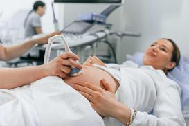 Odklejanie się łożyska w ciąży - przyczyny, objawy, postępowanie